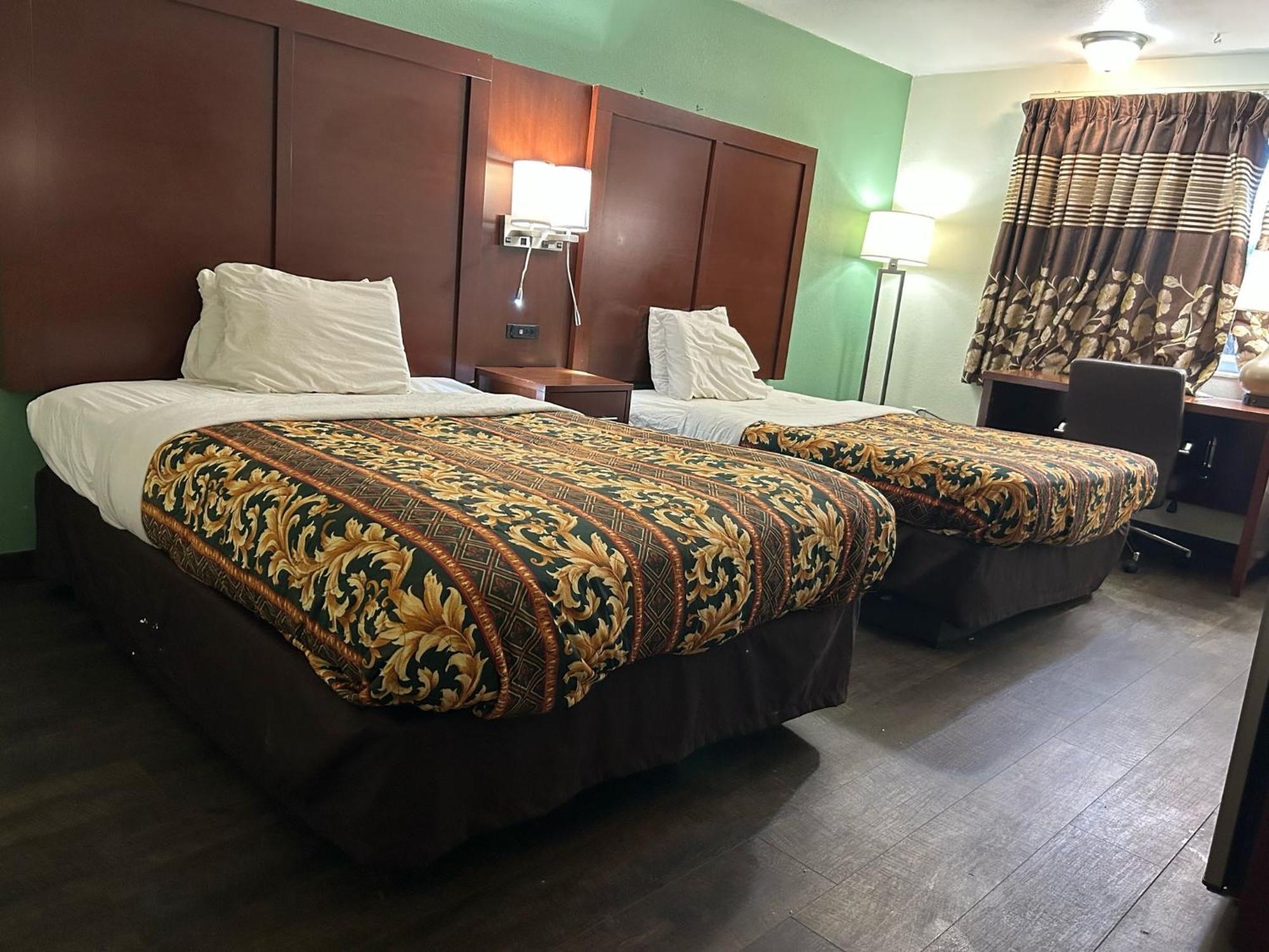 Hillcrest Motel By Oyo Aurora Near Lawrenceburg المظهر الخارجي الصورة