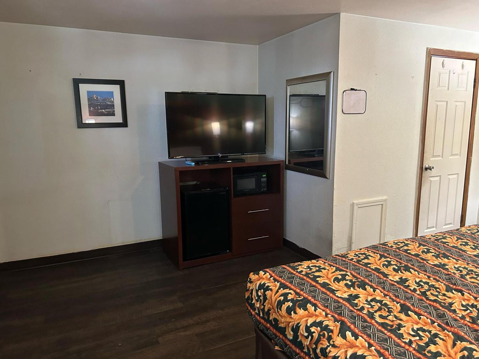 Hillcrest Motel By Oyo Aurora Near Lawrenceburg المظهر الخارجي الصورة