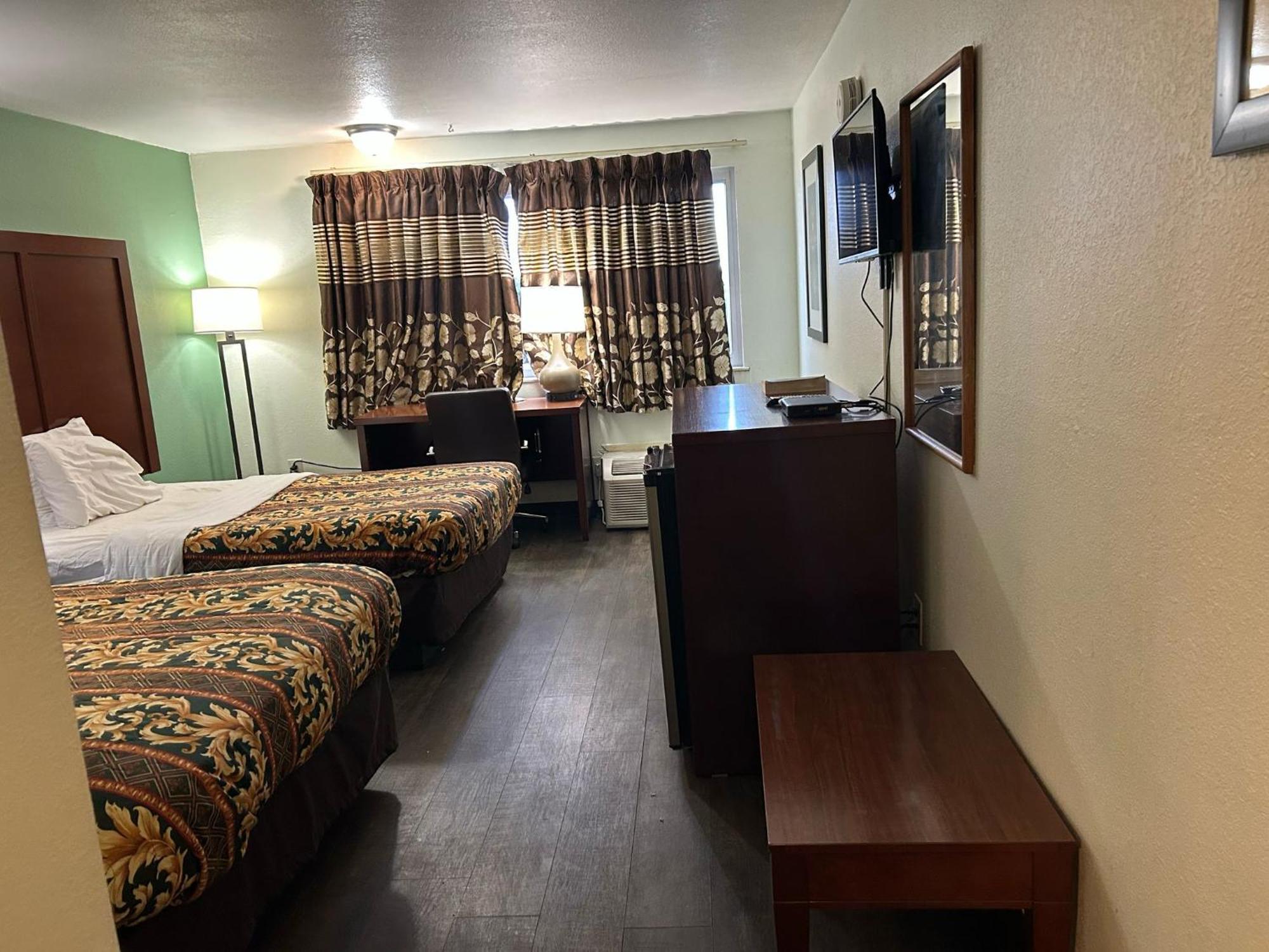 Hillcrest Motel By Oyo Aurora Near Lawrenceburg المظهر الخارجي الصورة