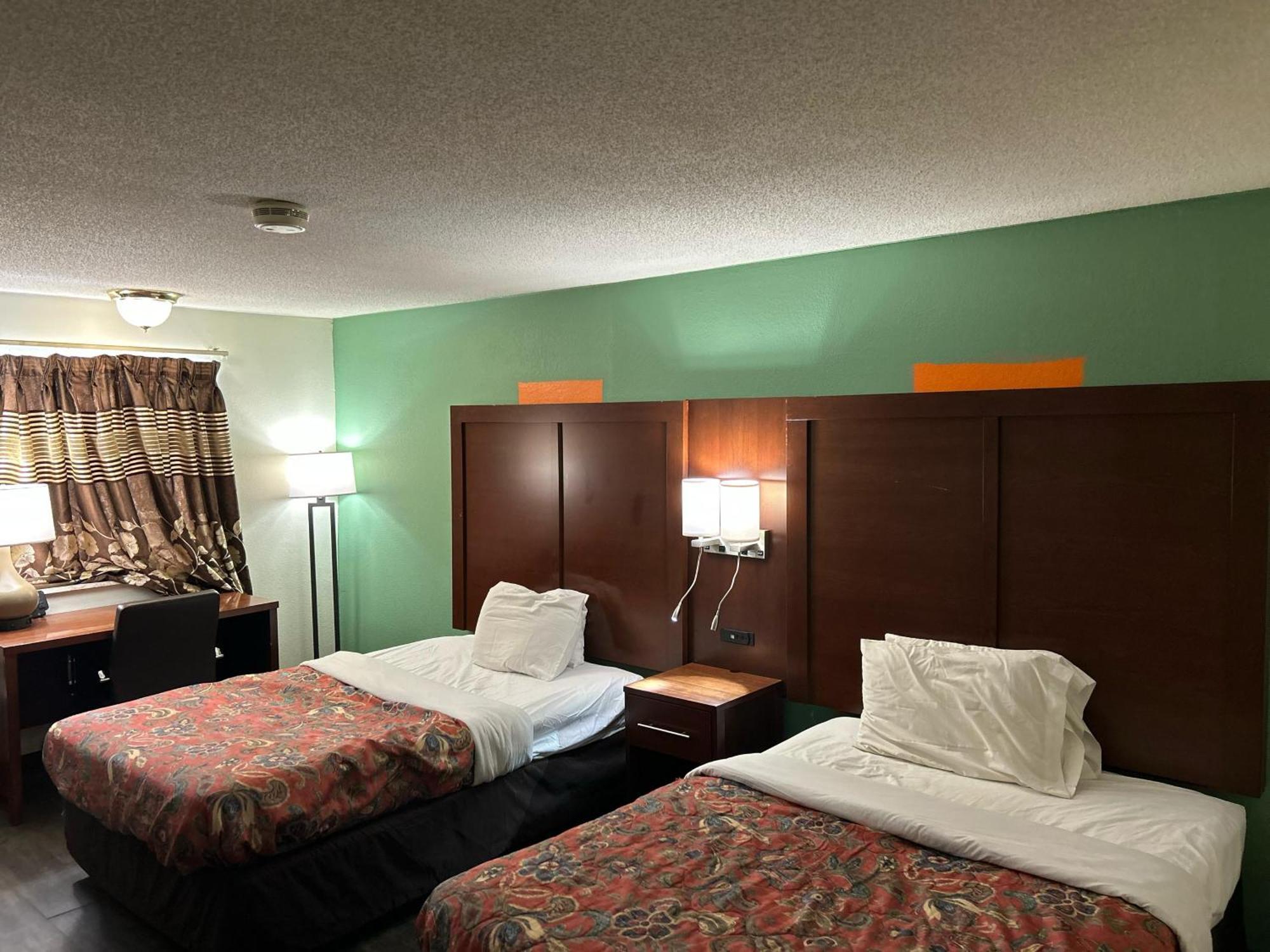 Hillcrest Motel By Oyo Aurora Near Lawrenceburg المظهر الخارجي الصورة