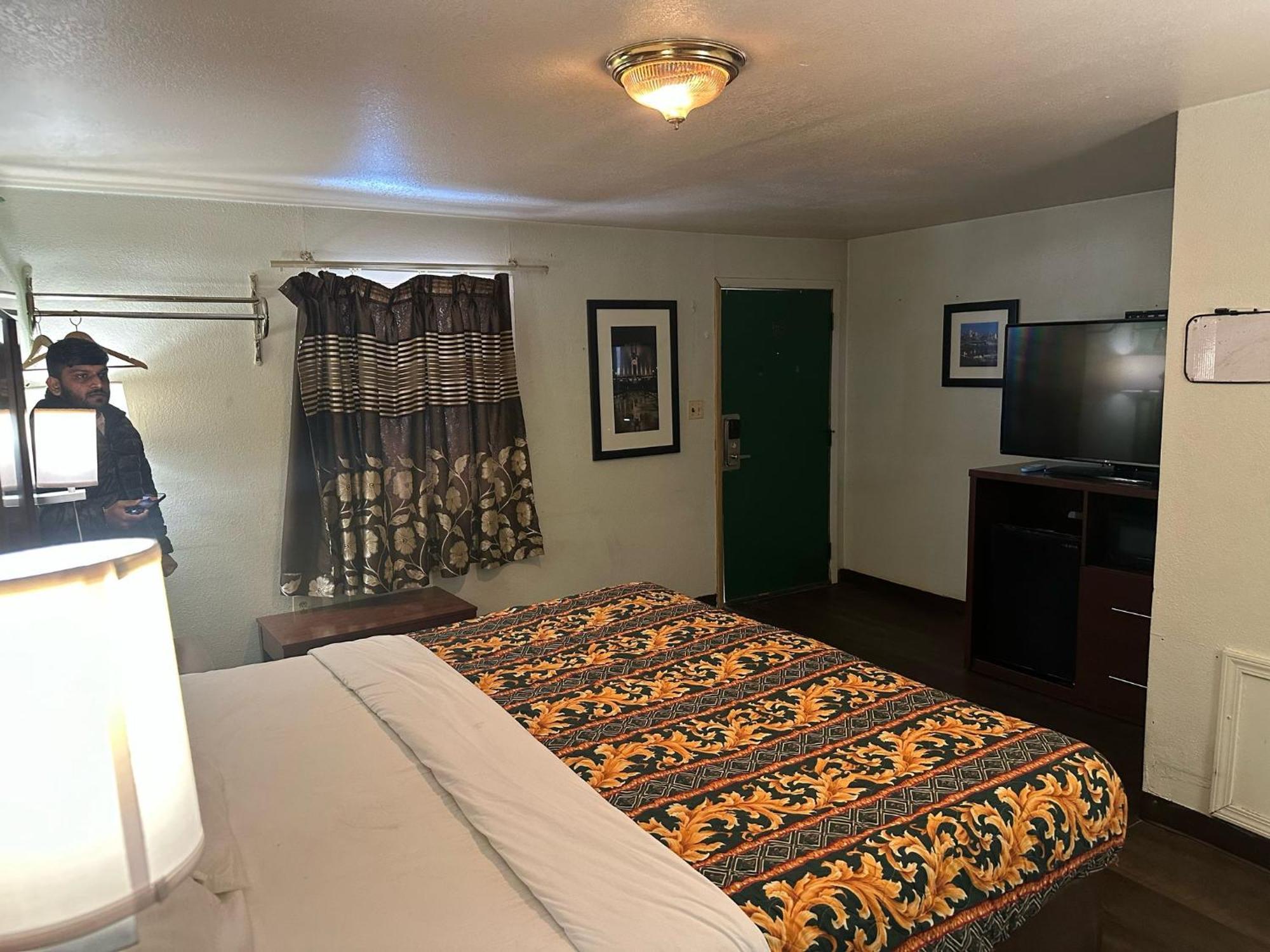 Hillcrest Motel By Oyo Aurora Near Lawrenceburg المظهر الخارجي الصورة