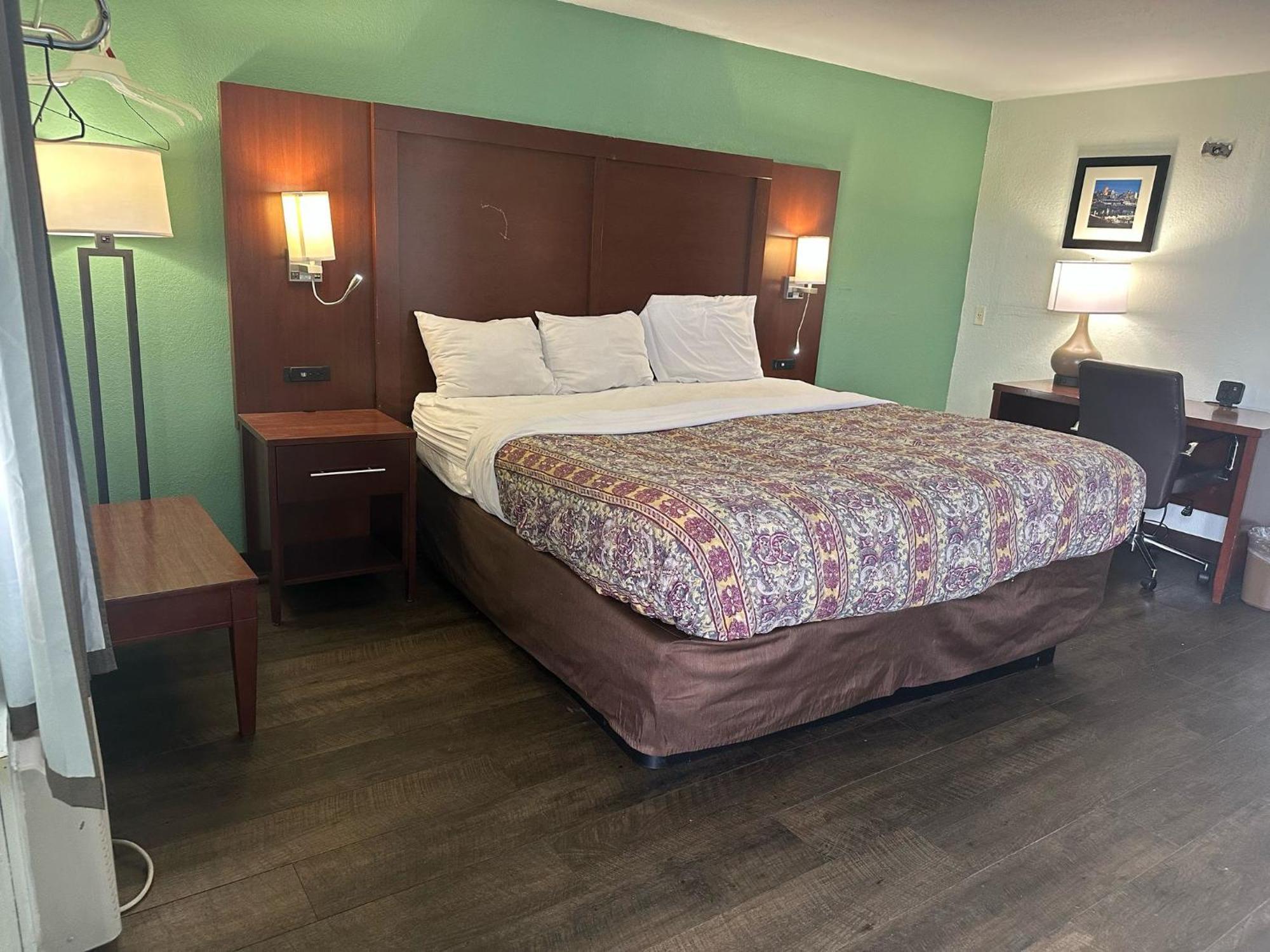 Hillcrest Motel By Oyo Aurora Near Lawrenceburg المظهر الخارجي الصورة