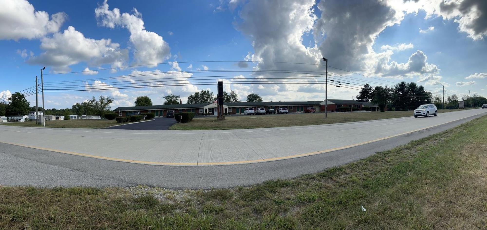 Hillcrest Motel By Oyo Aurora Near Lawrenceburg المظهر الخارجي الصورة