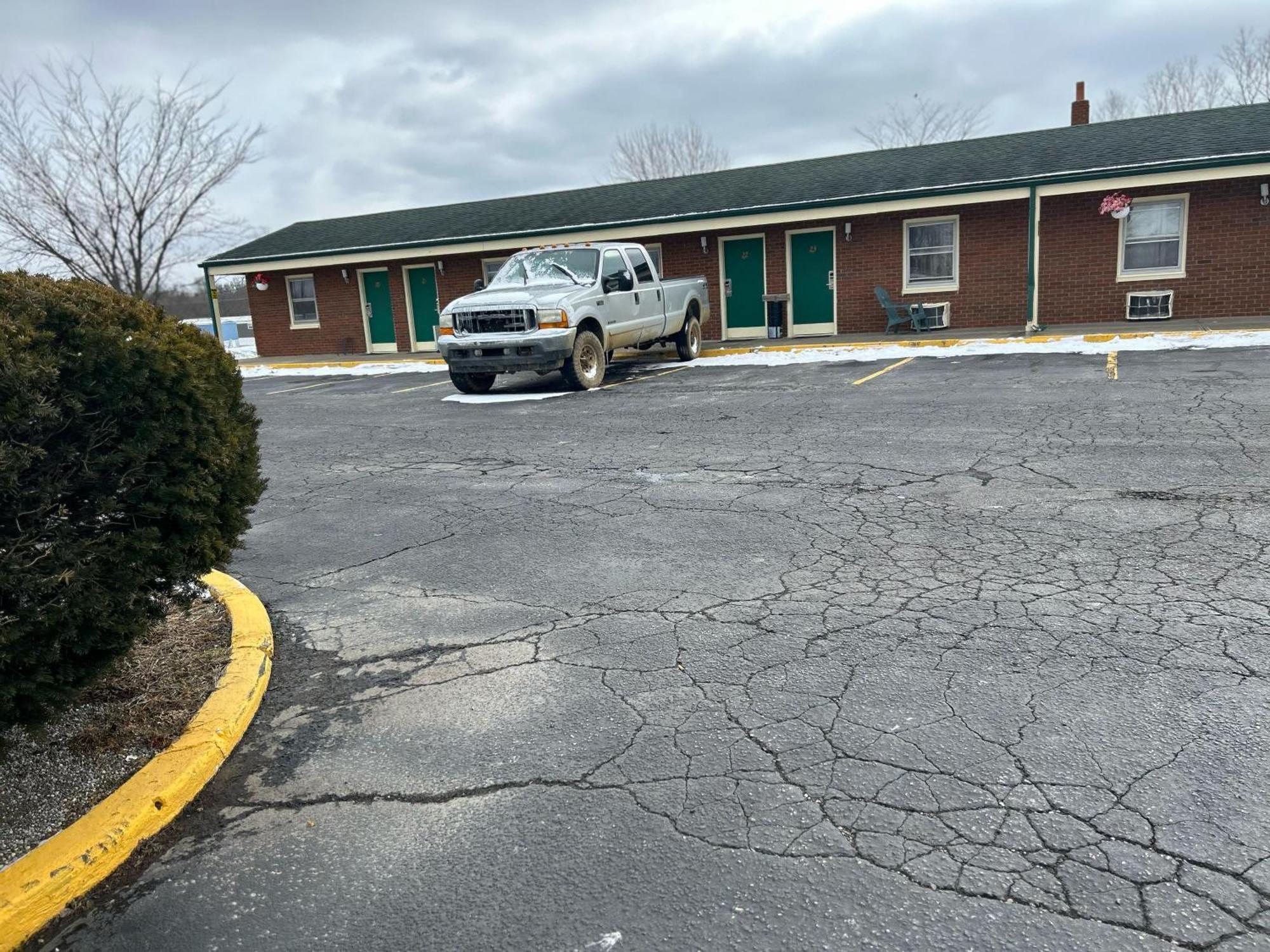 Hillcrest Motel By Oyo Aurora Near Lawrenceburg المظهر الخارجي الصورة